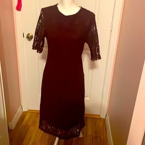 Beautiful dress color is bourdox, it’s all maple color .